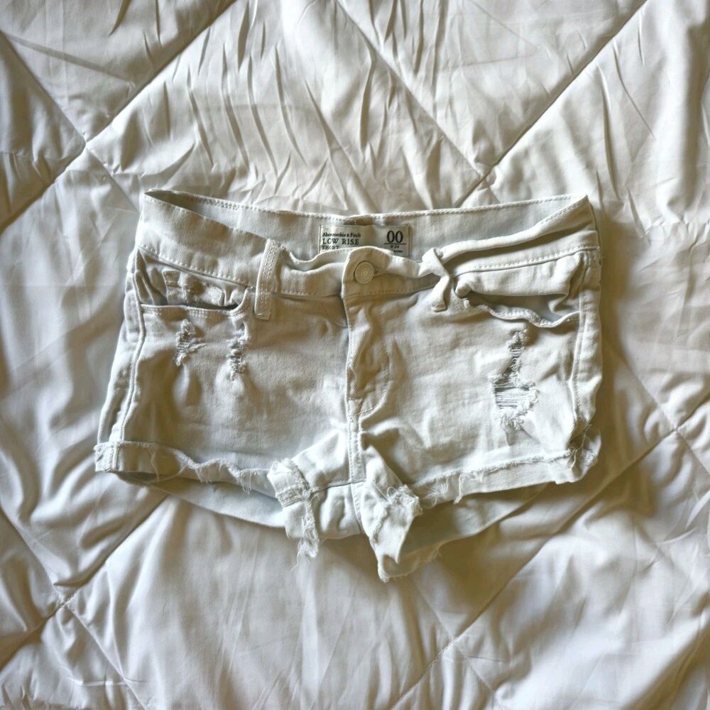 Abercrombie & Fitch Low Rise White Denim Shorts Size 00 W24